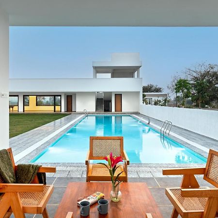 Stayvista At Aj House With Pvt Pool & Projector Set-Up Hyderabad Exteriör bild